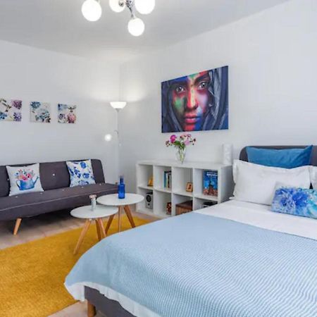 Cosy & Chic Studio Close By Victoria Square 부쿠레슈티 외부 사진