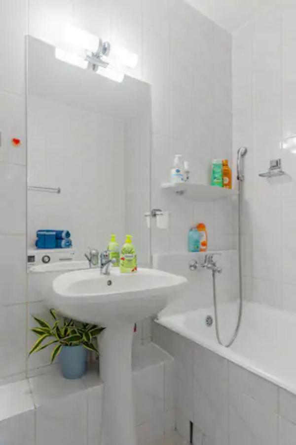 Cosy & Chic Studio Close By Victoria Square 부쿠레슈티 외부 사진